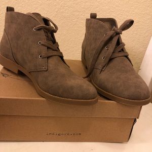 Indigo rt brand bought them at Macy’s never gear